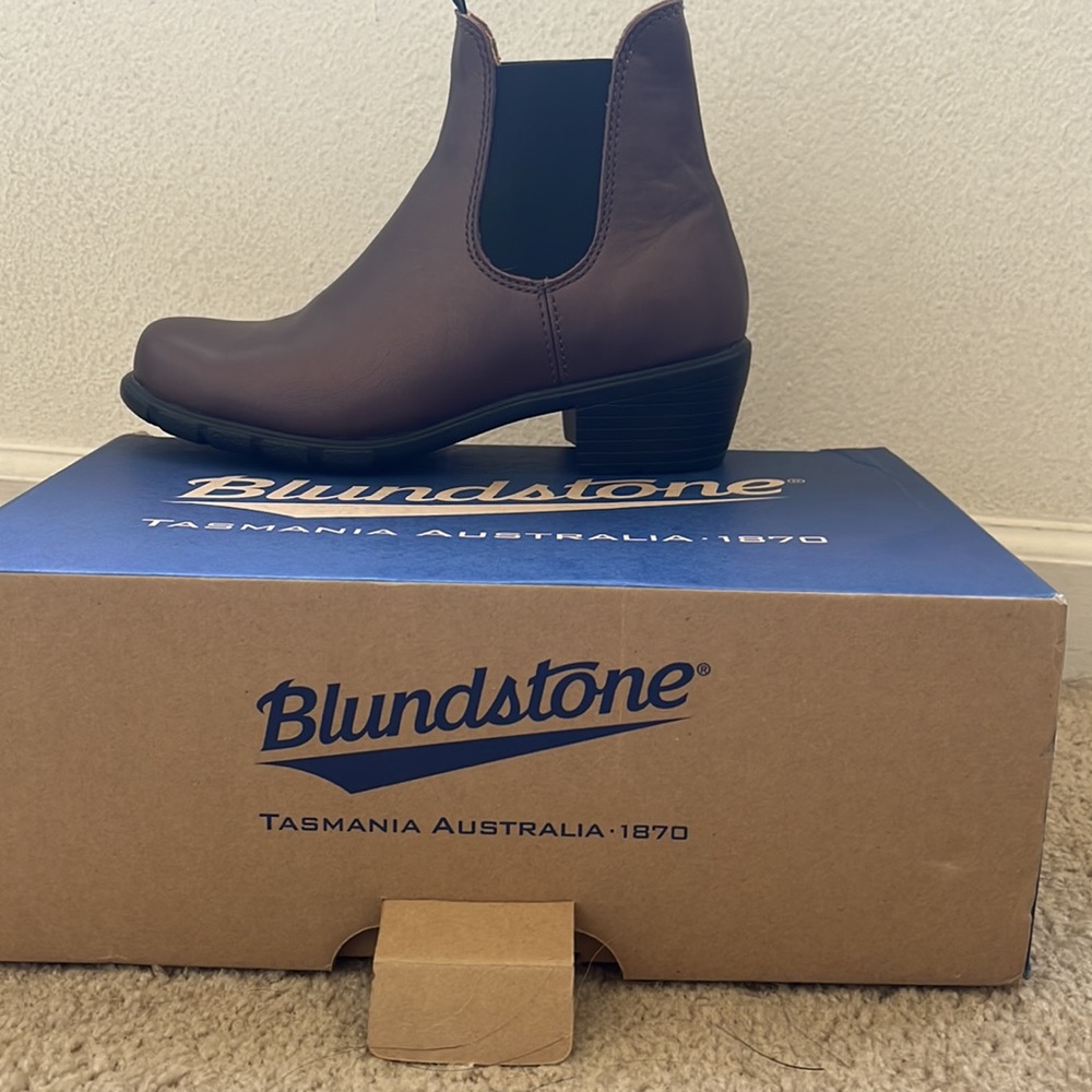 Blundstone 1963 Women’s Heeled Boot with Box